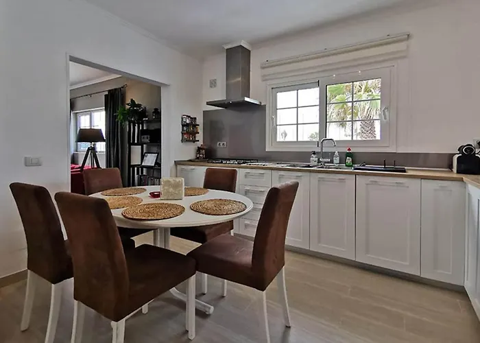 Semesterbostad Casa Helena Del Mar *