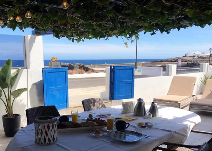 Semesterbostad Casa Helena Del Mar